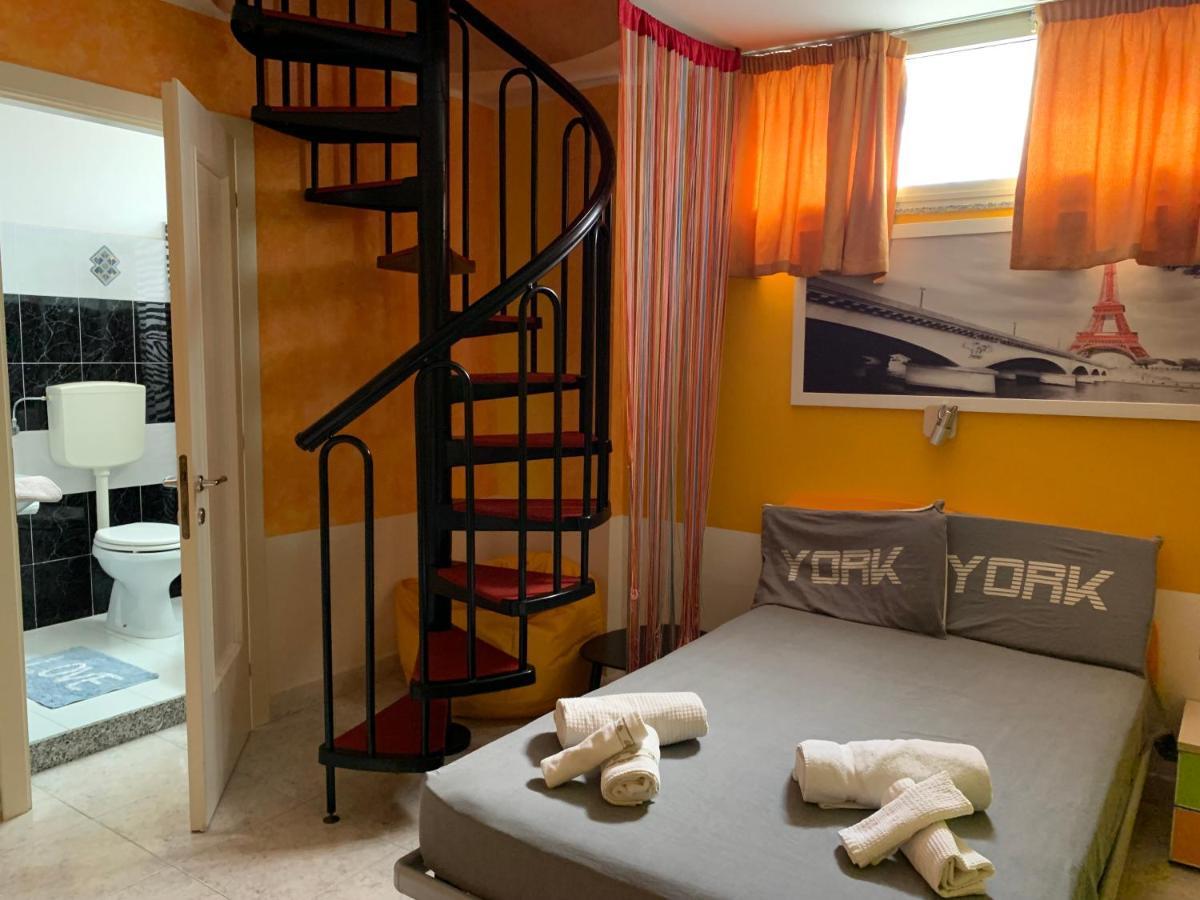 Chez Babette Hotel Quartu Sant'Elena Bagian luar foto